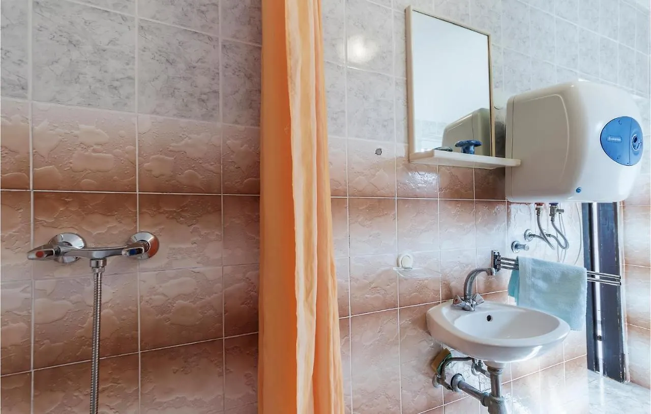 Amazing Apartment In Pula With Kitchen