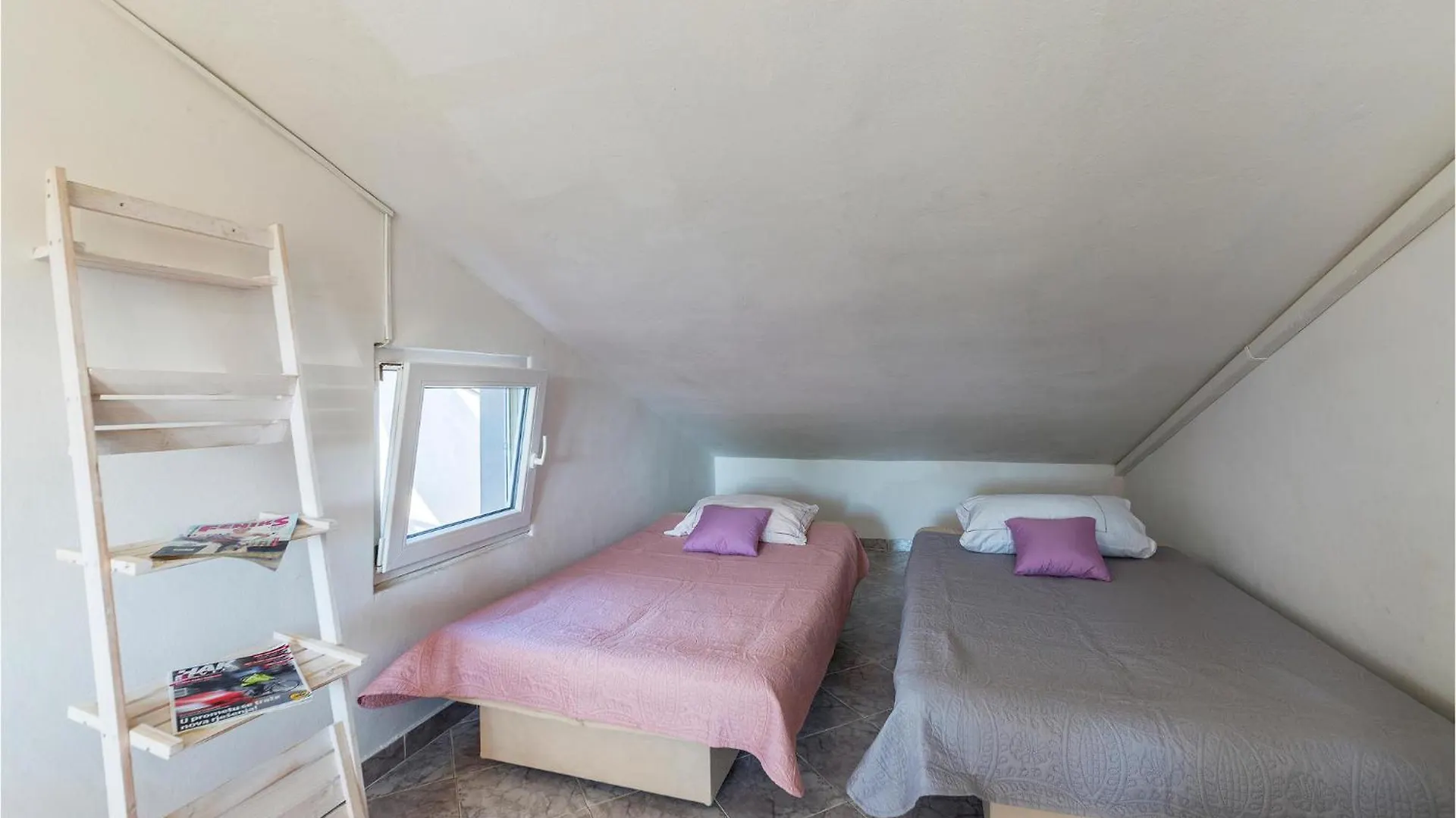Amazing Apartment In Pula With Kitchen 0*,
